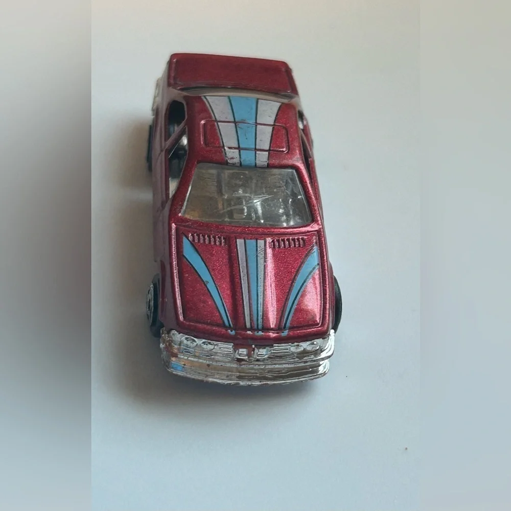Vintage Summer BMW 635 CSi Diecast Car Metallic Red 1:64 Model Collectible Car